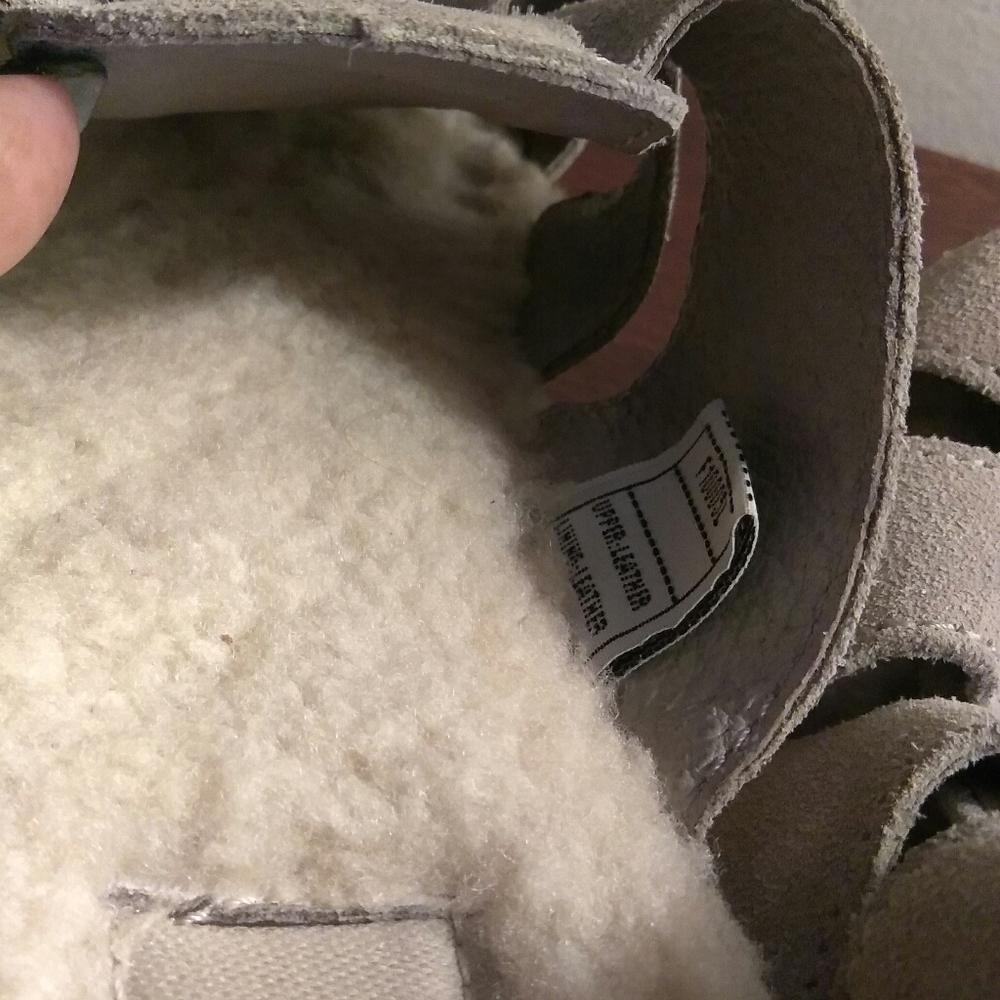 UGG - Picture 7 of 8